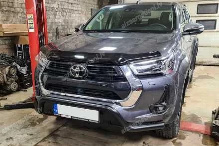 METEC PRIEKŠĒJAIS ZEMAIS AIZSARGSTIENIS AR AIZSARGPLĀKSNI TOYOTA Hilux